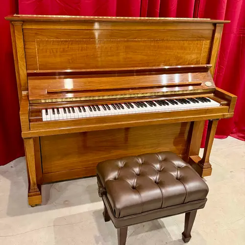 Steinway K52