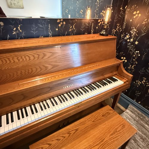 Oak Yamaha P22.3
